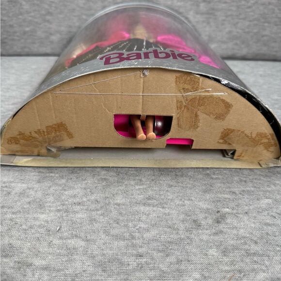 Barbie Doll 1998 Happy Holidays Special Edition Mattel 20200 *Box Wear* - Picture 3 of 7